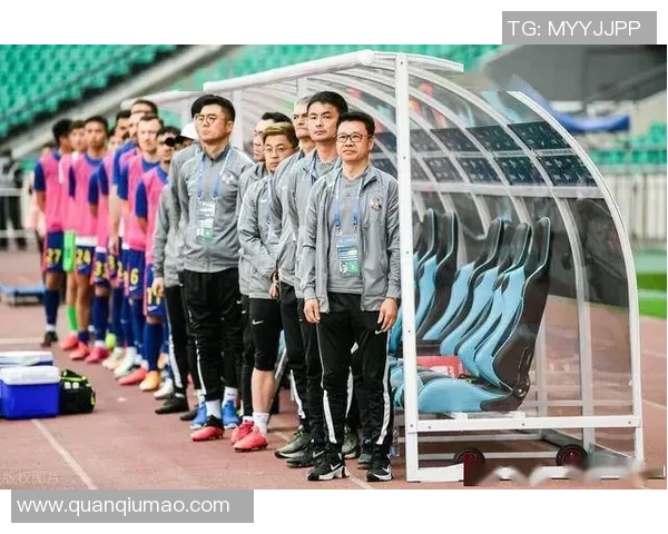 南京极限运动队中路突破战术解析与实战应用探讨